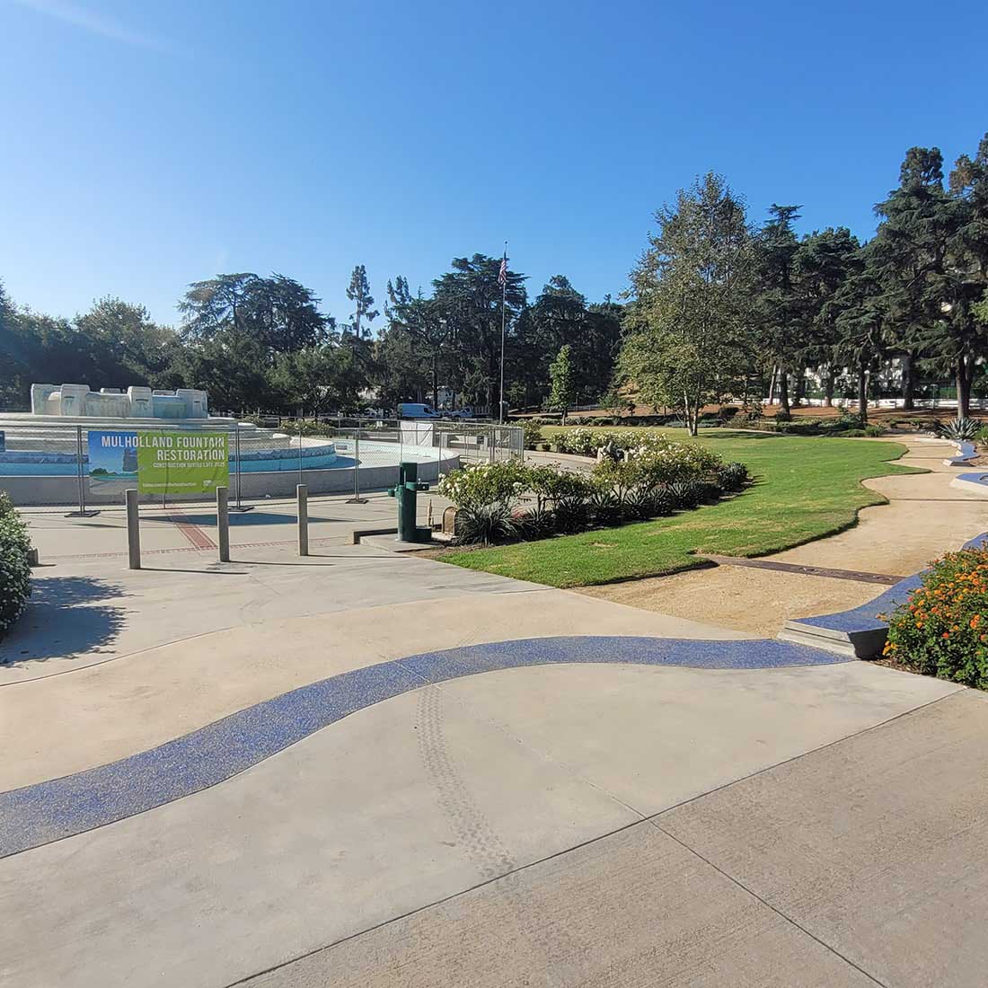 2T-Mulholland-Fountain