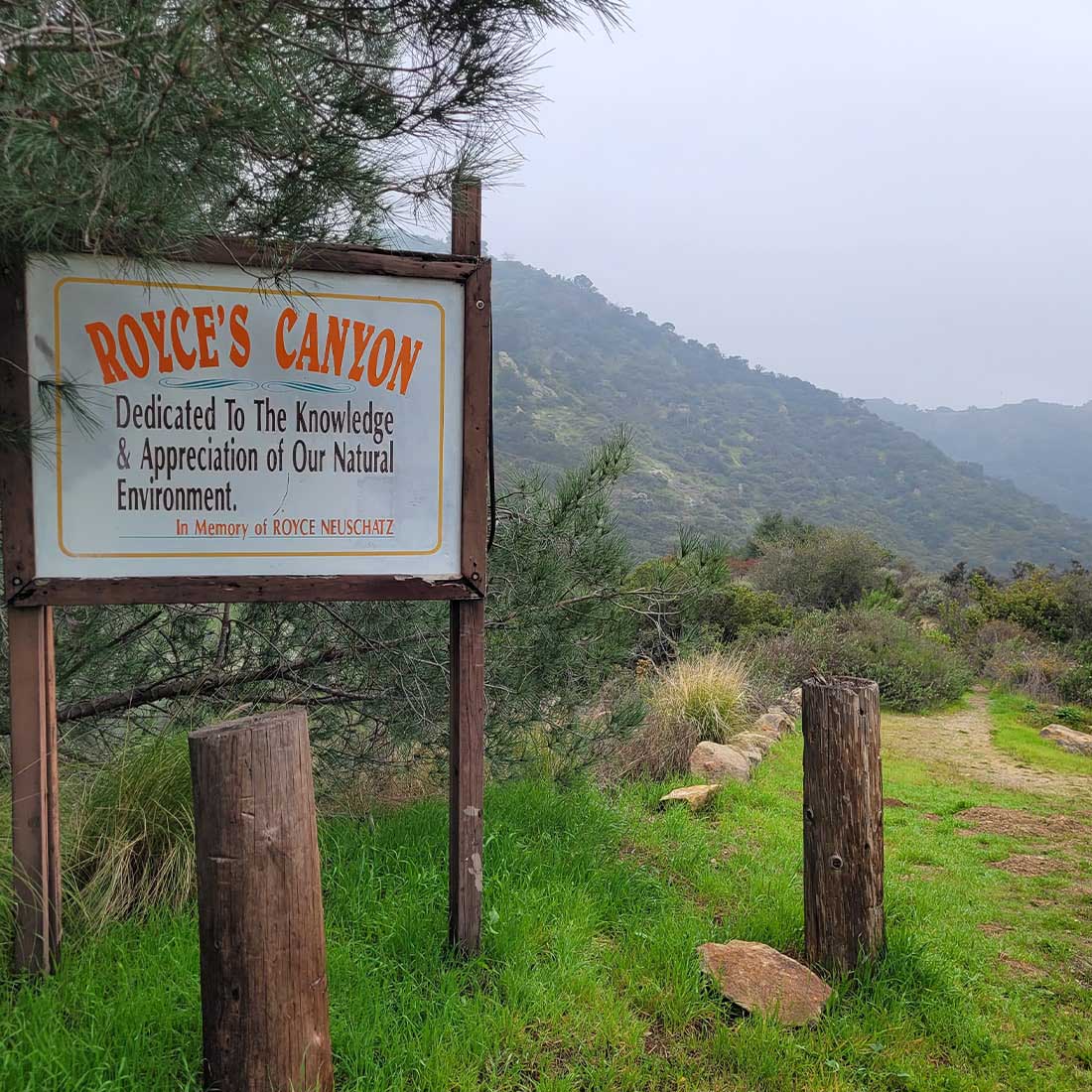 9M-Royces-Canyon-Sign