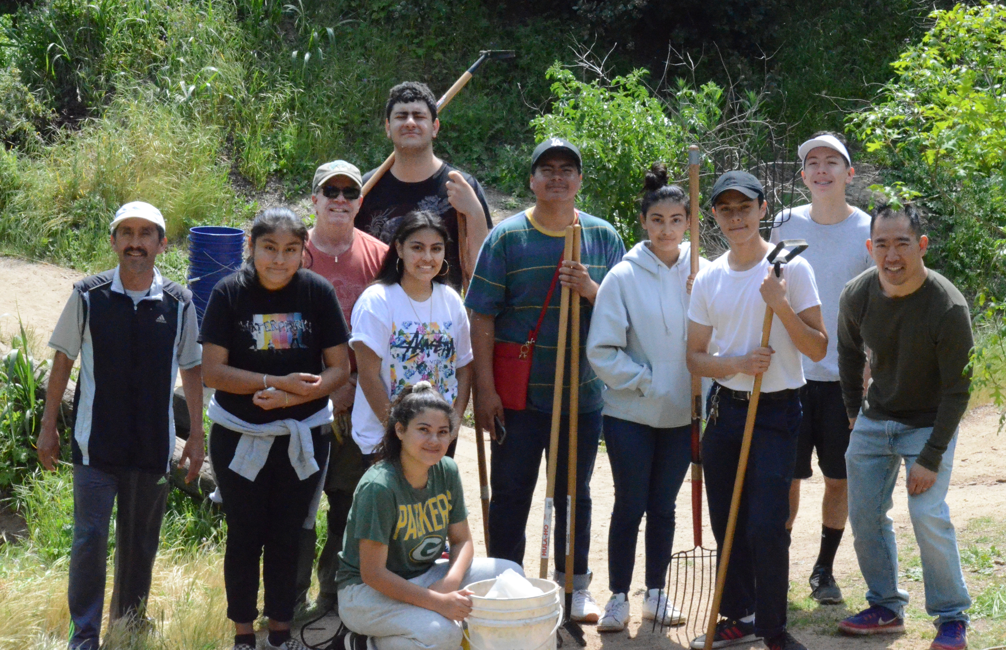 Local Schools Provide Student Volunteers